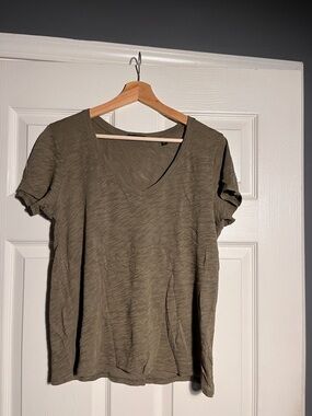 ATM Anthony Thomas Melillo Olive Green V-Neck Short Sleeve Tee cotton slub